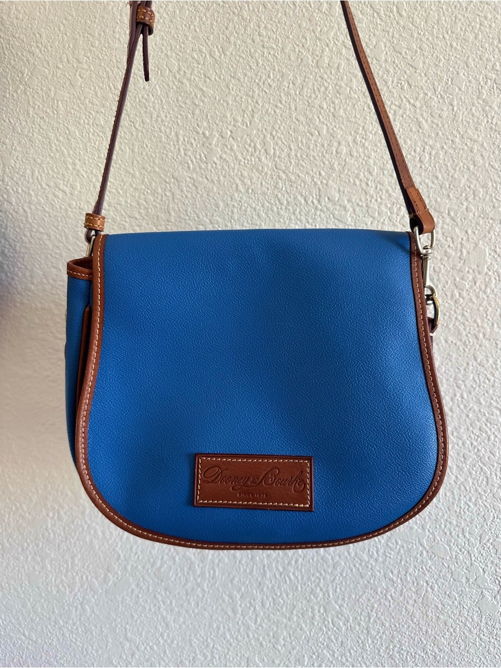 Dooney & Bourke Pebble Leather Flap Saddle Crossbody Bag Blue Tan Trim